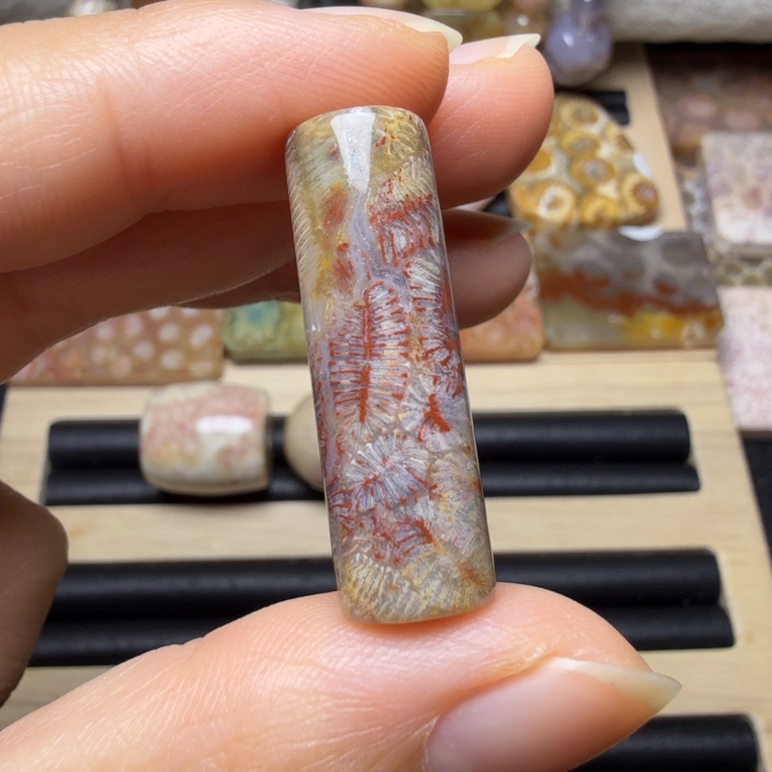 硅化玉未镶嵌紫红虫纹，美美哒转运珠