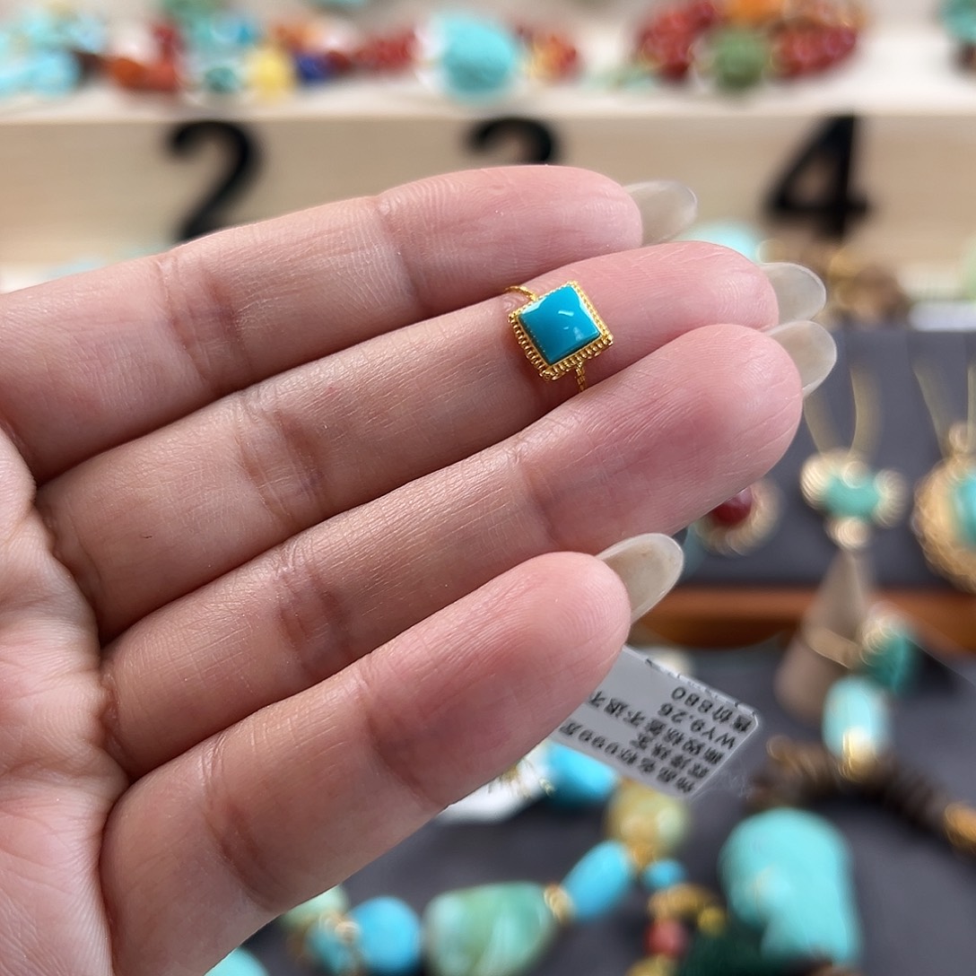 绿松石18K金镶嵌把件方糖配饰