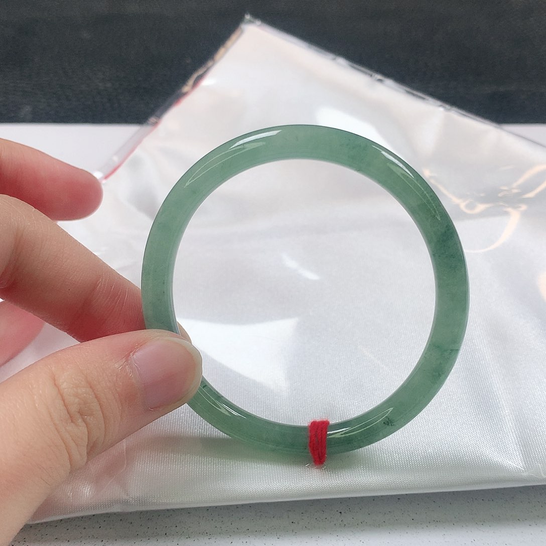 未镶嵌手镯（贵妃镯）翡翠377