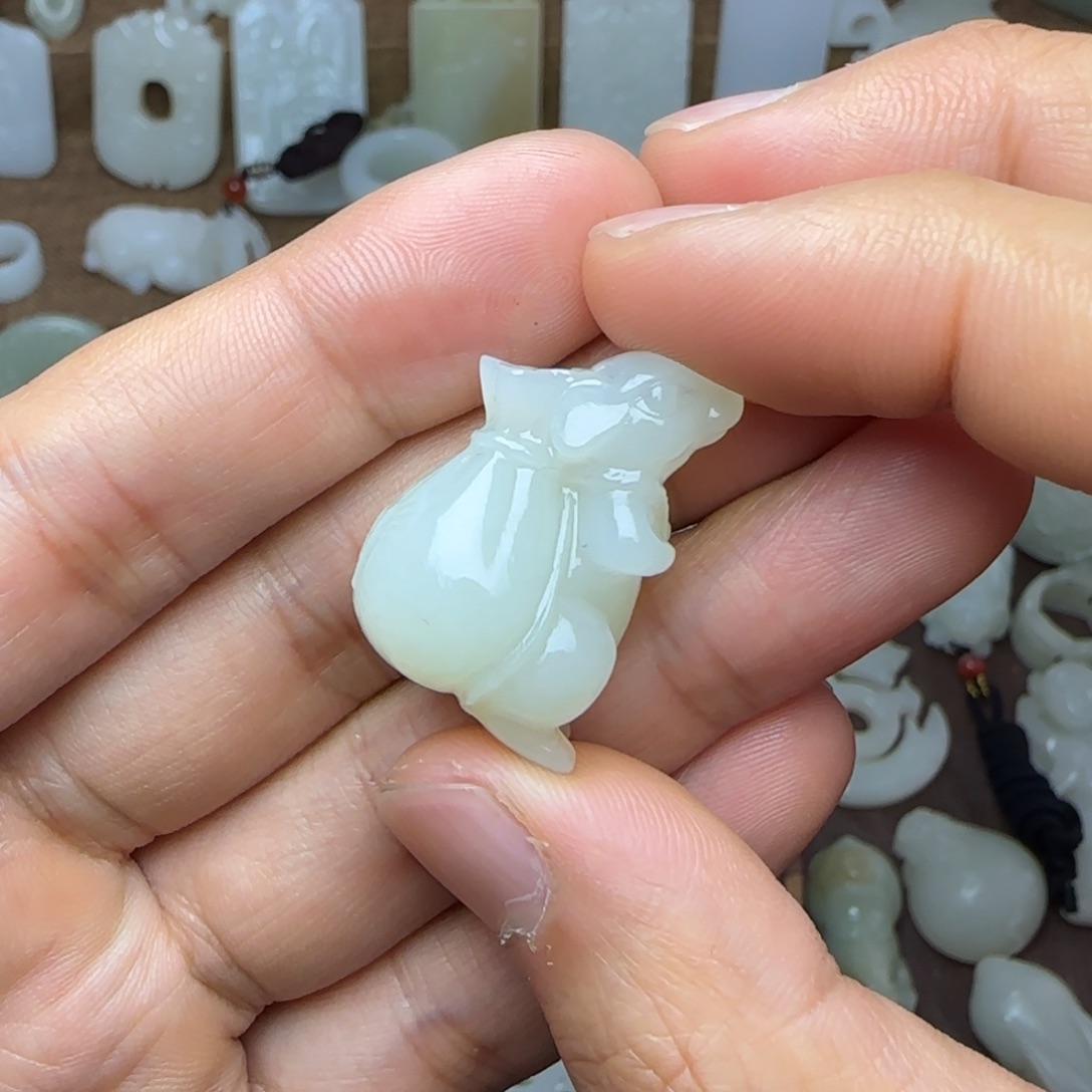 和田玉挂件未镶嵌