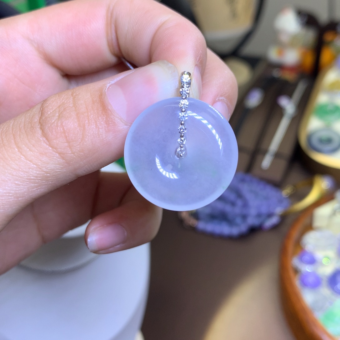 翡翠颈饰18K金镶嵌翡翠