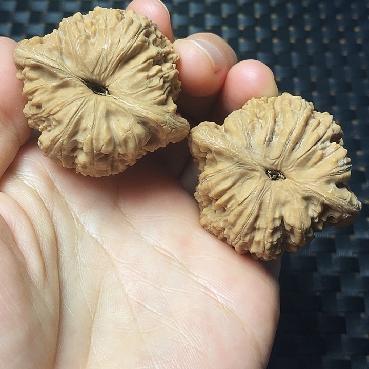 吊坠文玩核桃绣球