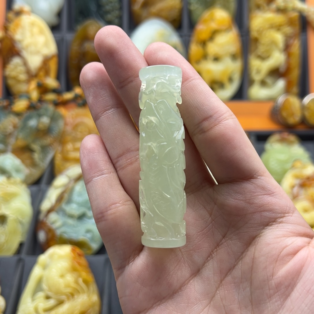 蛇纹石玉颈饰未镶嵌