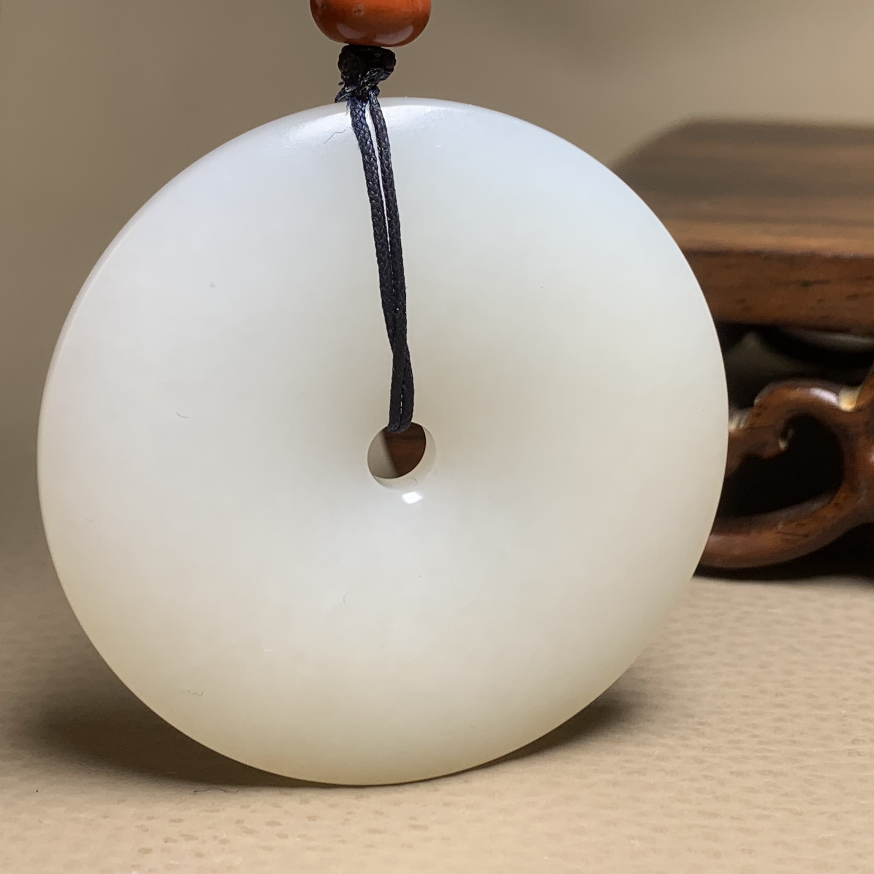 D1224海川拍卖和田玉吊坠