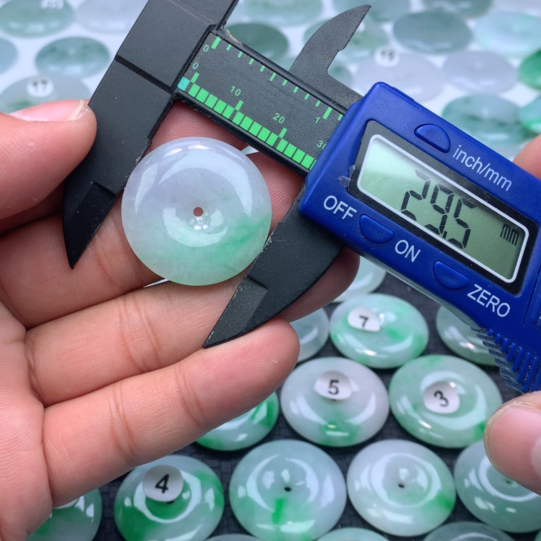 翡翠颈饰未镶嵌缅甸天然A货翡翠