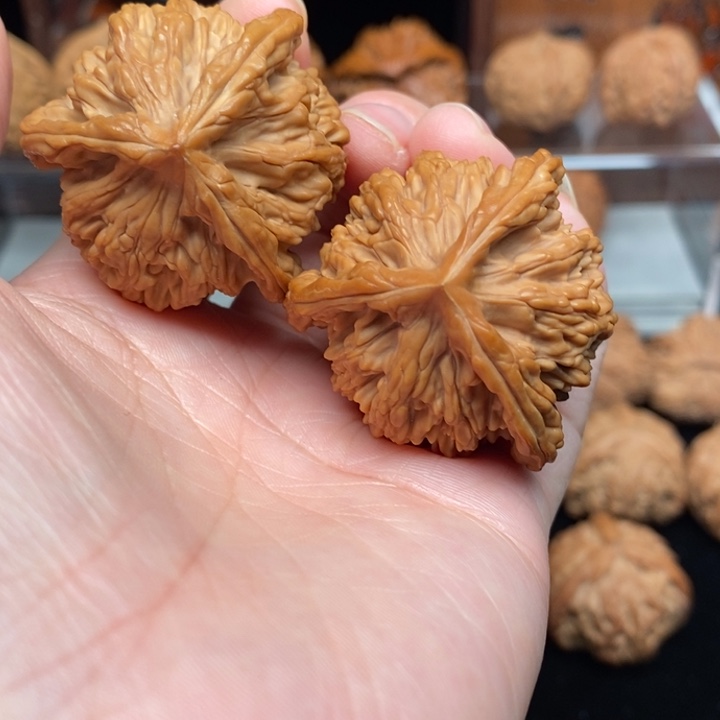 吊坠文玩核桃叁**物虎头奔