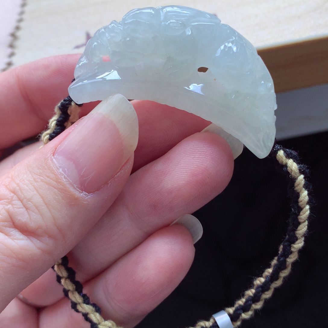 翡翠颈饰未镶嵌吊坠