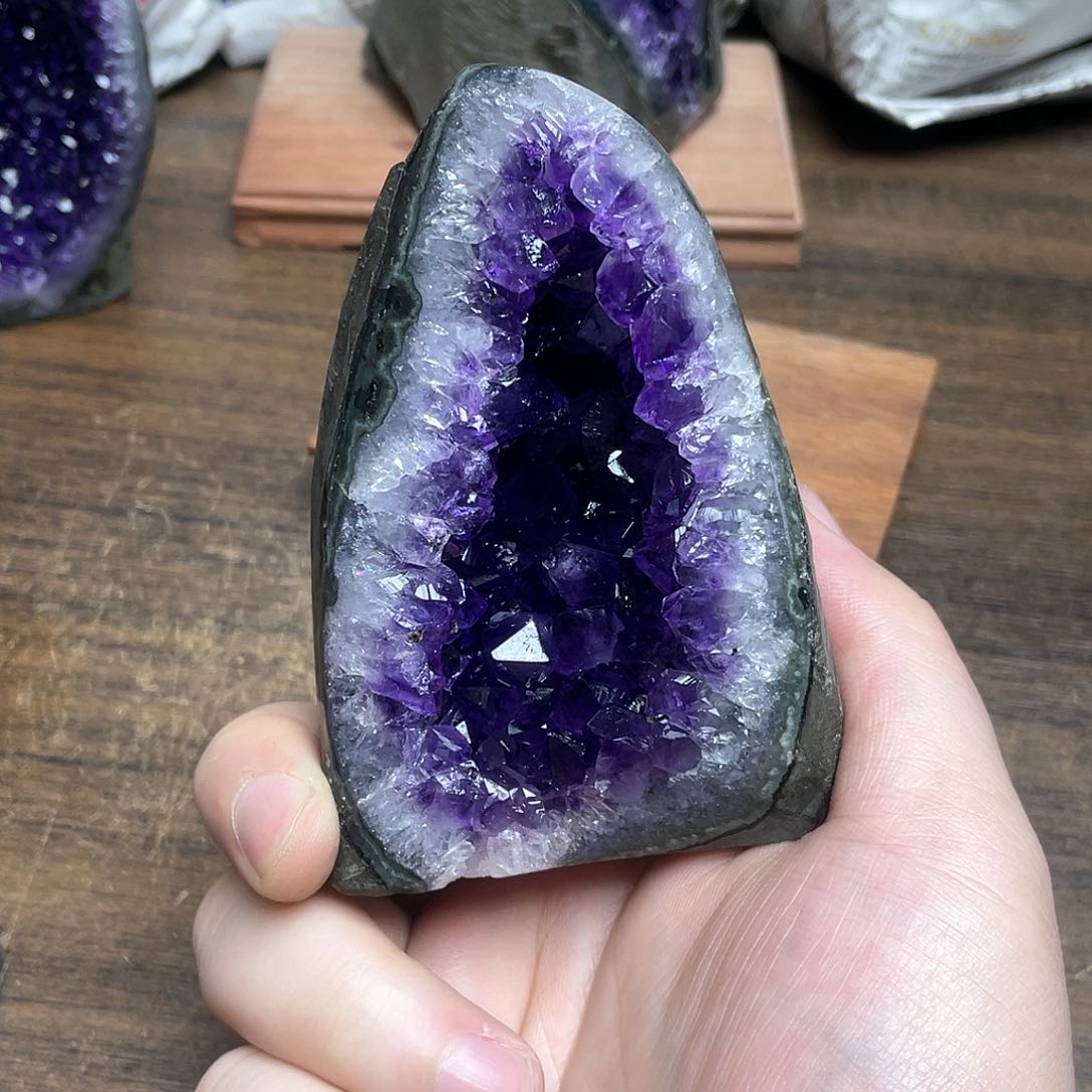 紫晶大型摆件（非配饰）未镶嵌