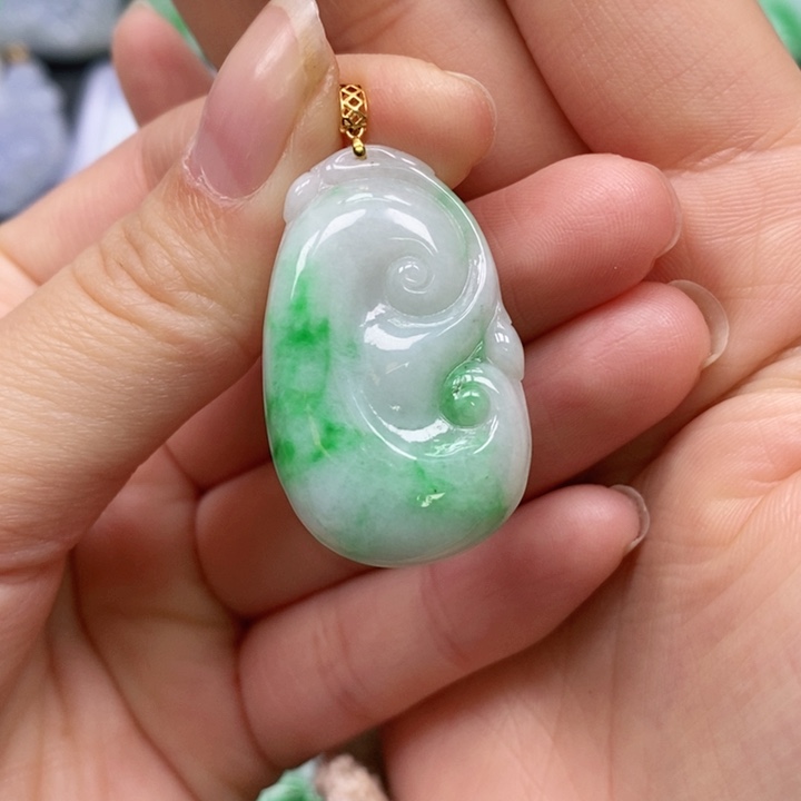 翡翠颈饰未镶嵌吊坠