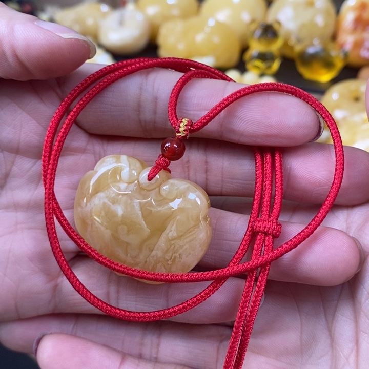 琥珀裸石未镶嵌如意锁