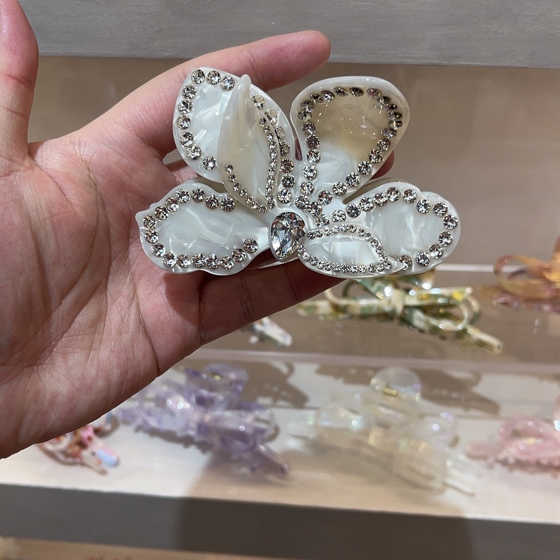 醋酸非金属露丝白满钻三角梅