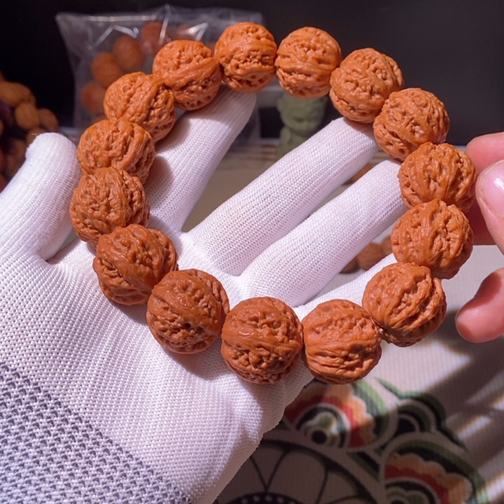 文玩核桃手串……36