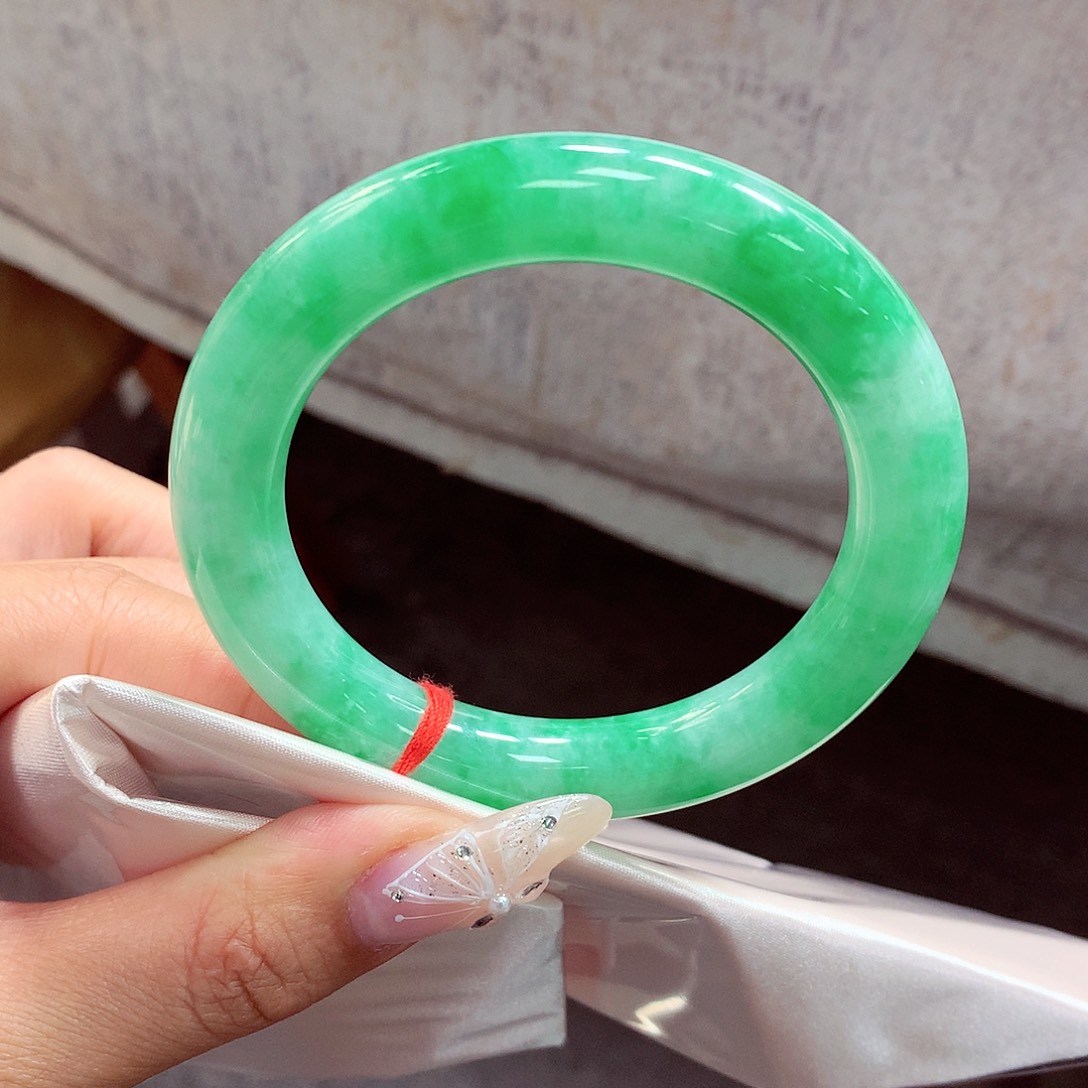 翡翠手镯（圆镯）未镶嵌（67号）66