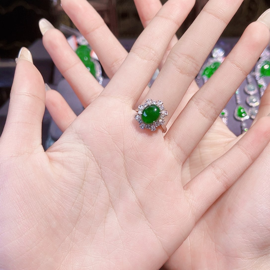 翡翠戒指银S925镶嵌依*蛋面戒指