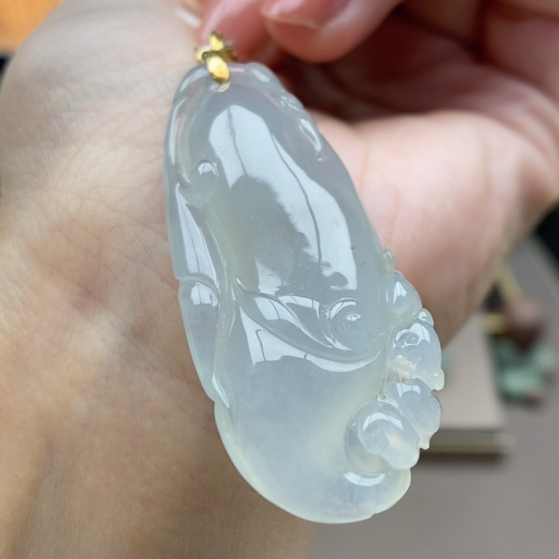 翡翠18K金镶嵌颈饰吊坠129