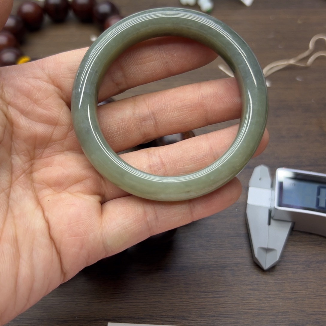 和田玉未镶嵌手镯51.6圈围255微瑕