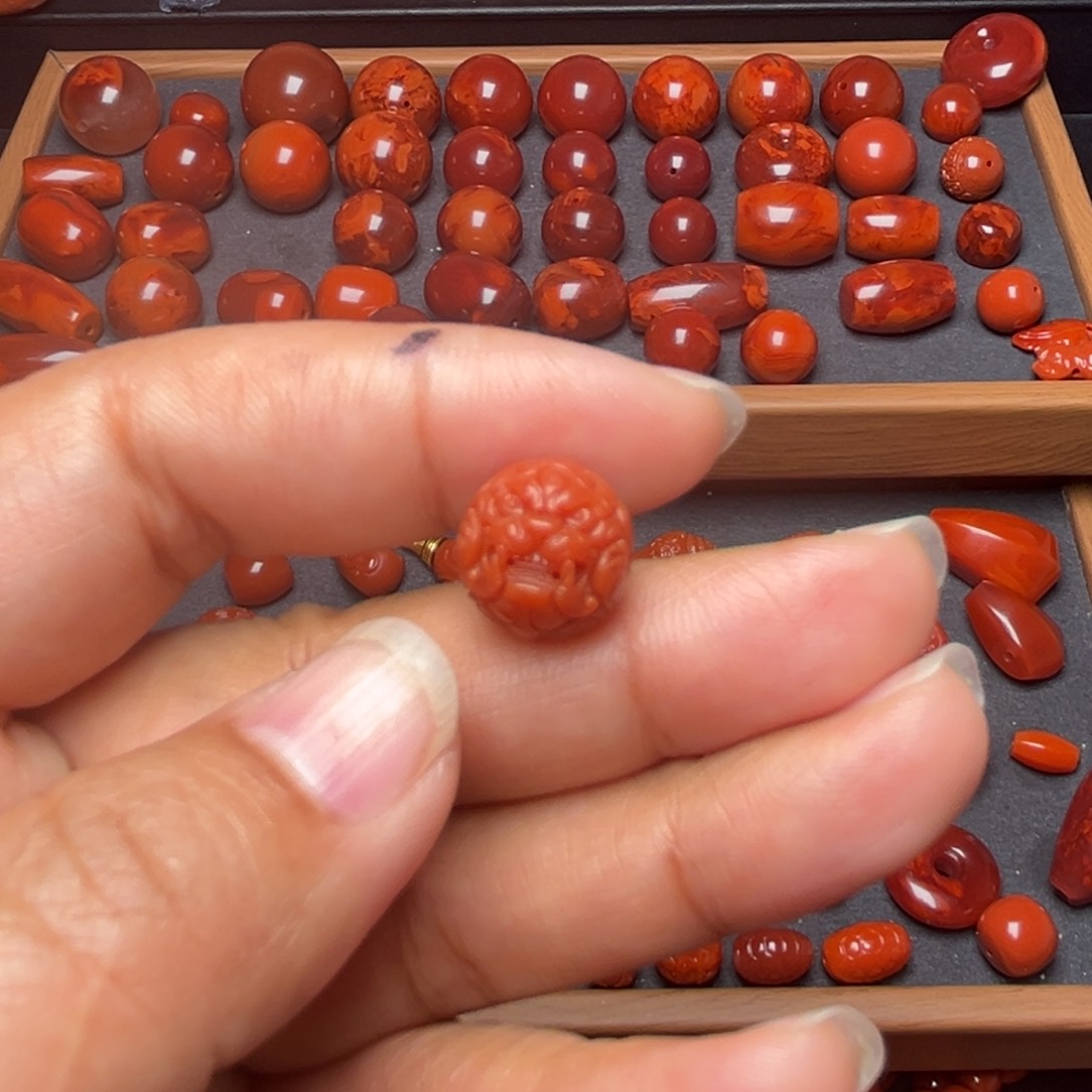 南红玛瑙配饰未镶嵌冰***?貔貅