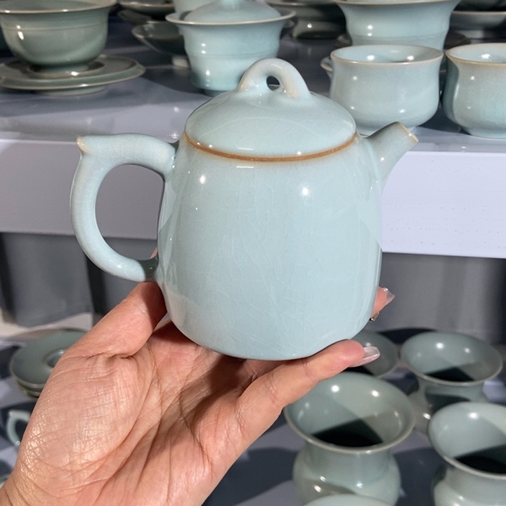 瓷片微瑕秦权壶，简装