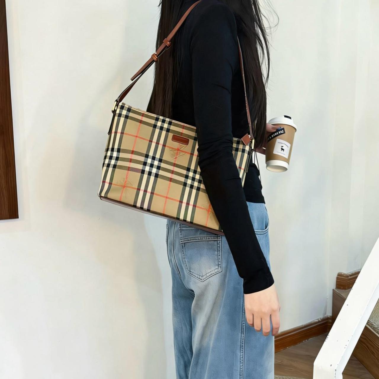 95新 BURBERRY/博柏利 大吉中古/Burberry战马格纹焦糖棕单肩包