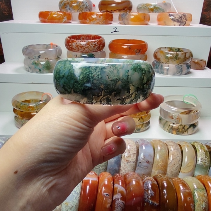 玛瑙/玉髓手镯未镶嵌63