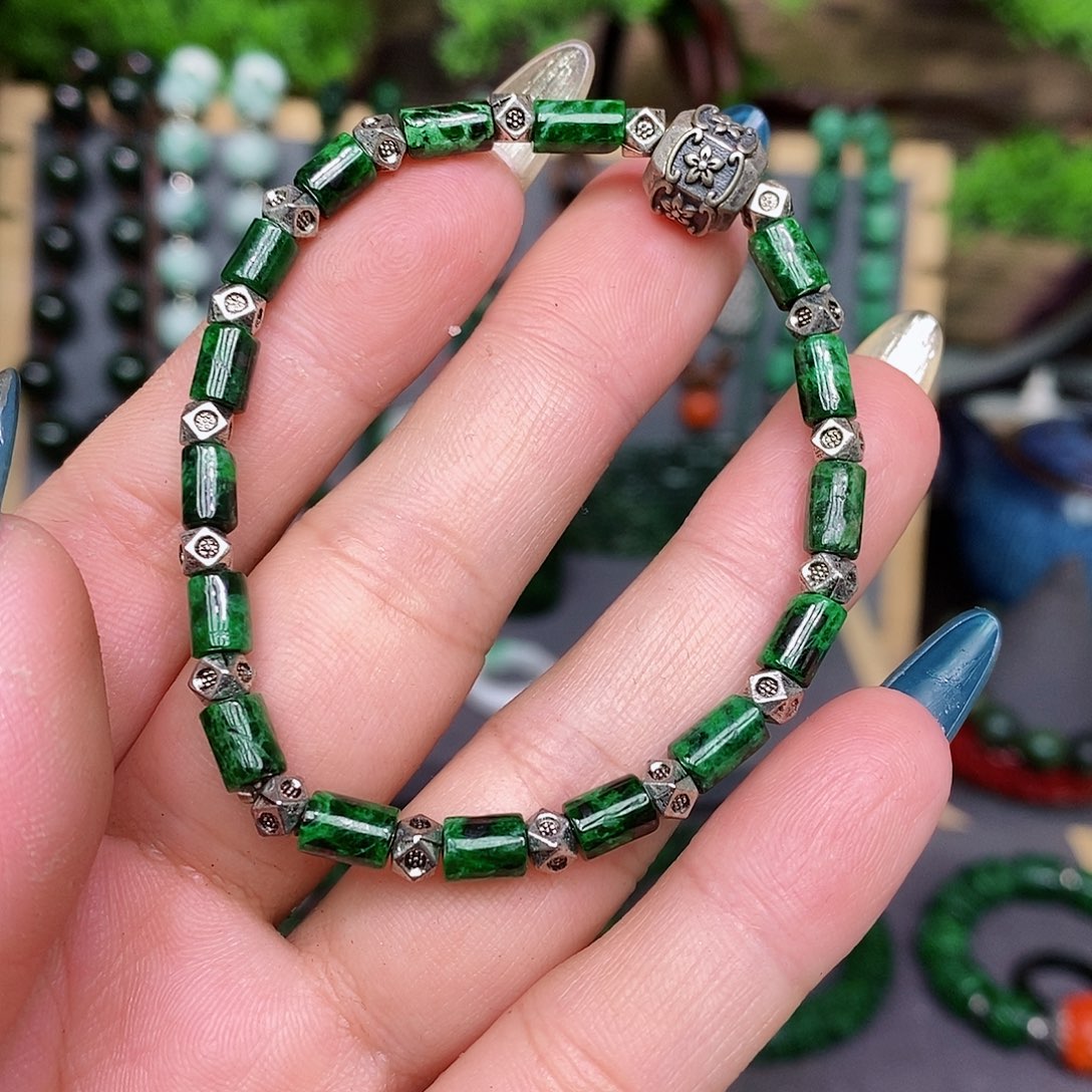 翡翠手链未镶嵌漂亮美眉