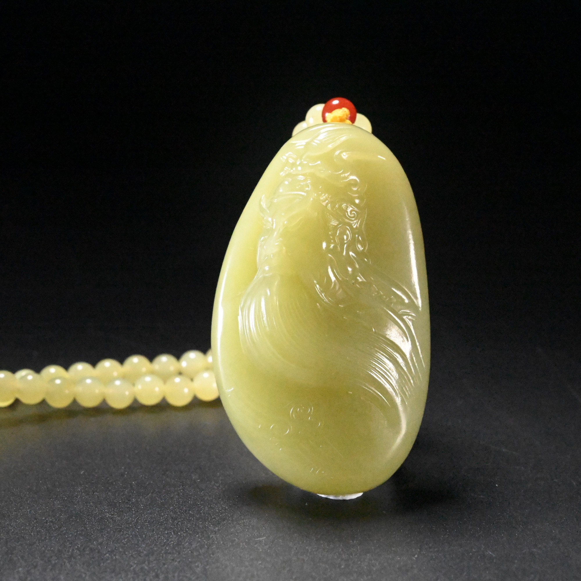 Lot8829 25YU105252和田玉黄玉关公挂件/匡时