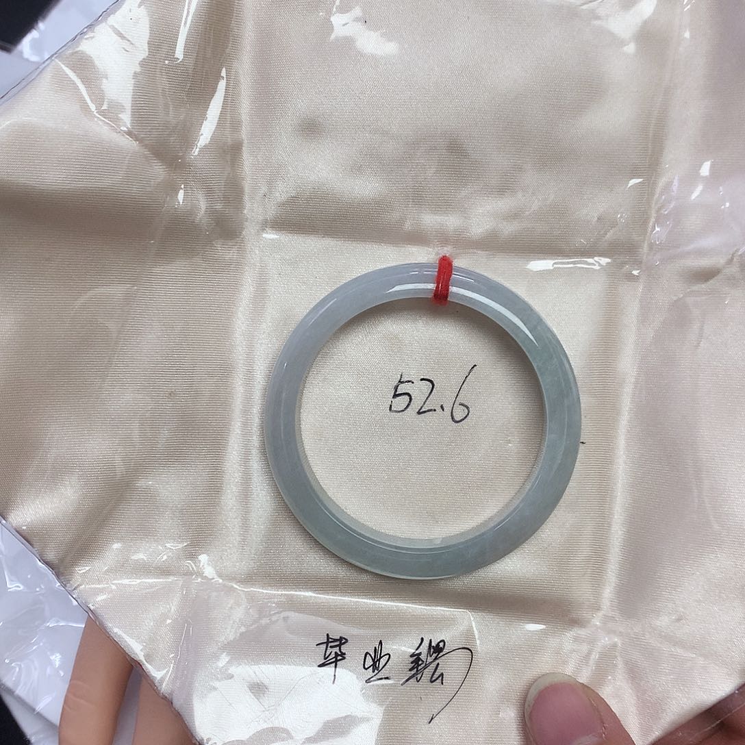 猫***咪翡翠未镶嵌手镯天然缅甸翡翠