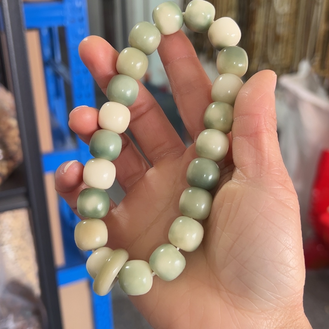 白玉菩提吊坠12×13