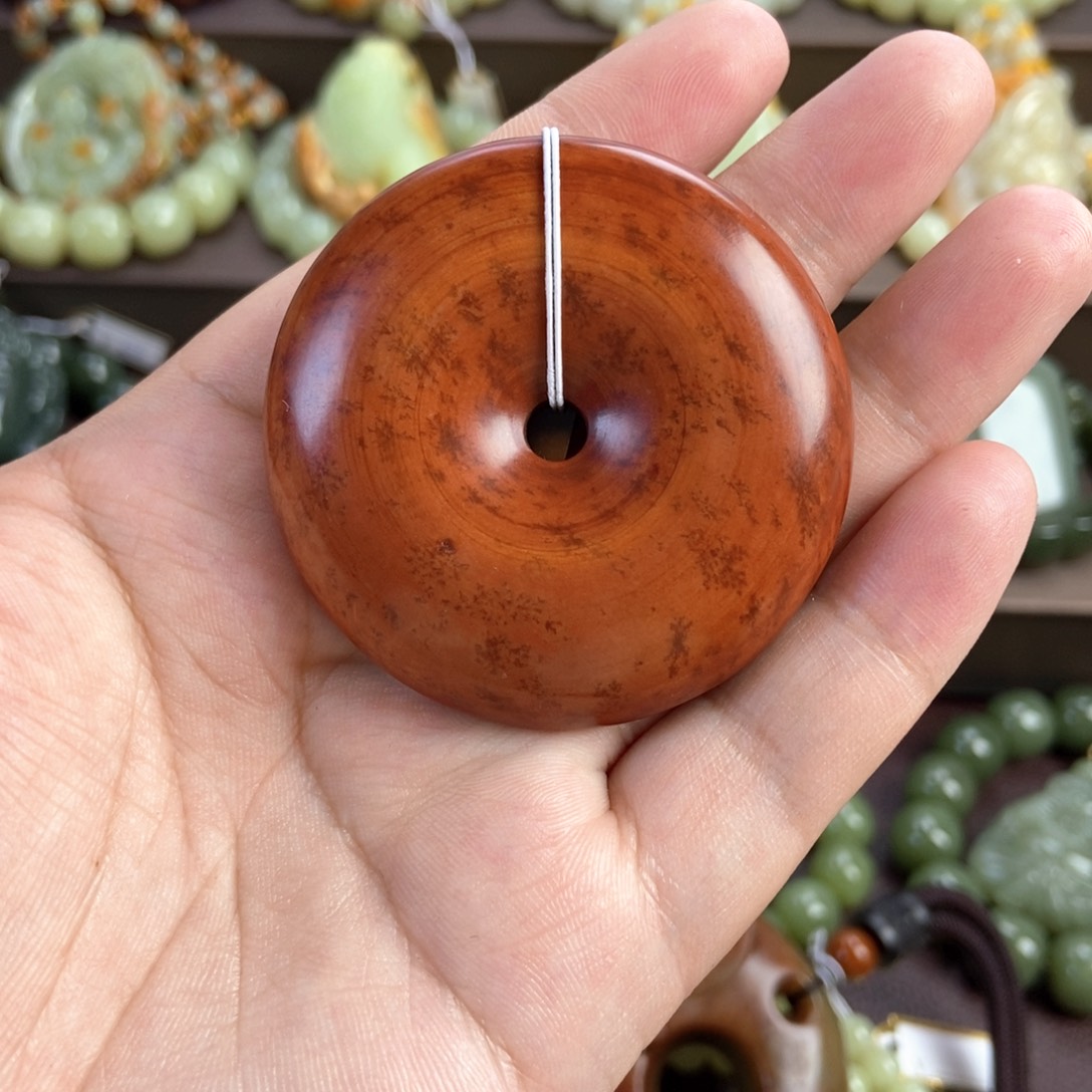 透闪石质玉未镶嵌把件