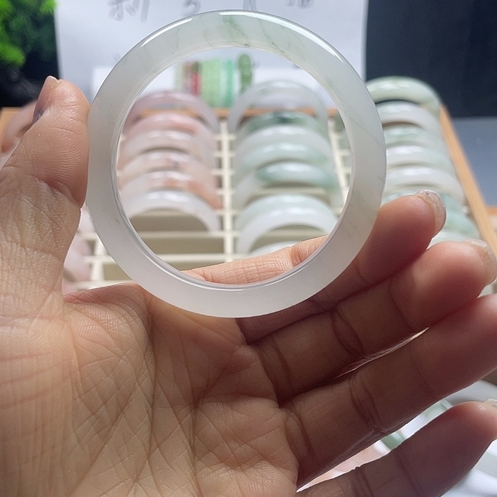 未镶嵌手镯石英质玉53.2