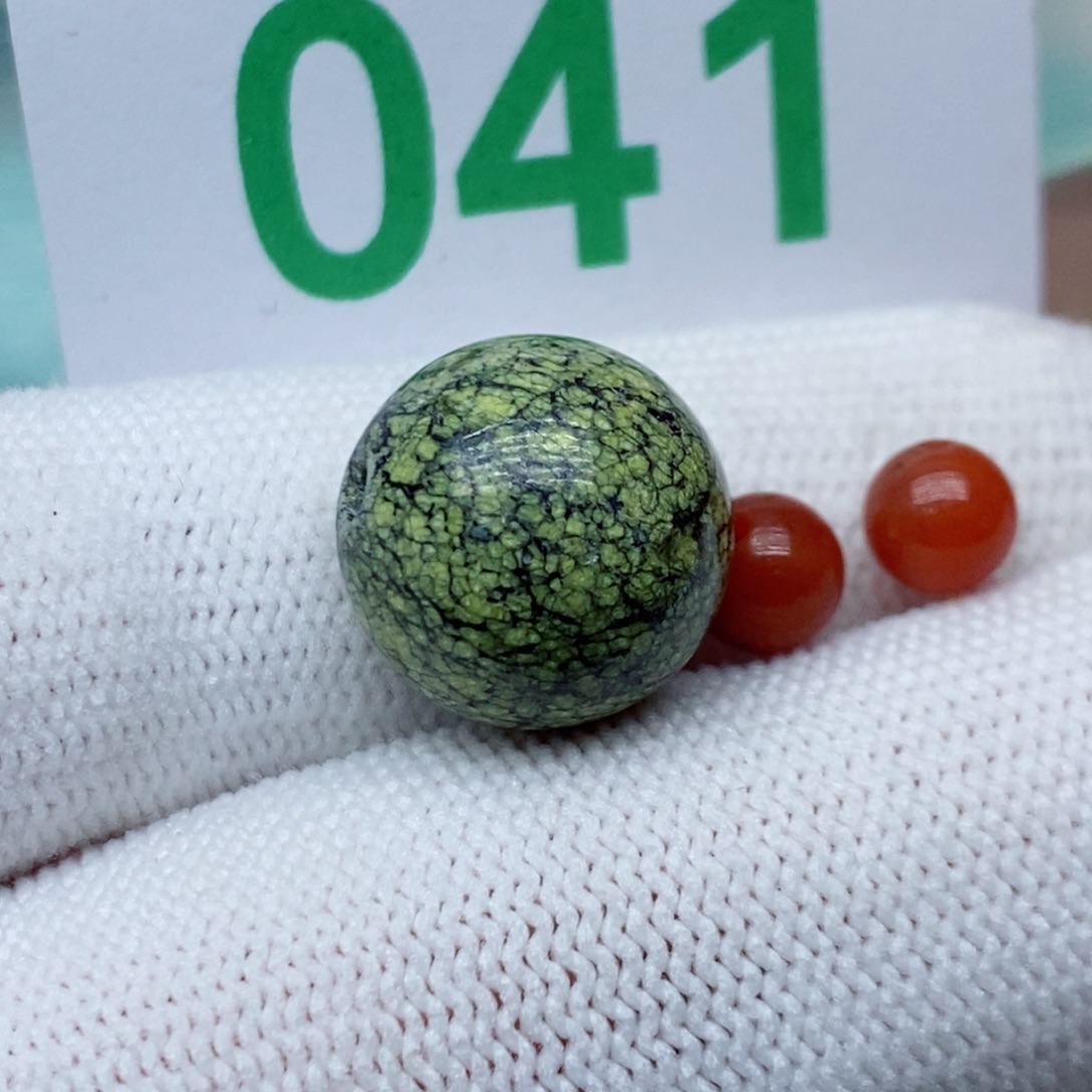 南红玛瑙未镶嵌珠宝奇石