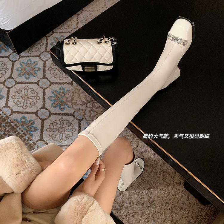 现货~小香风风水钻骑士靴白色系粗跟女气质高跟弹力瘦瘦靴长靴