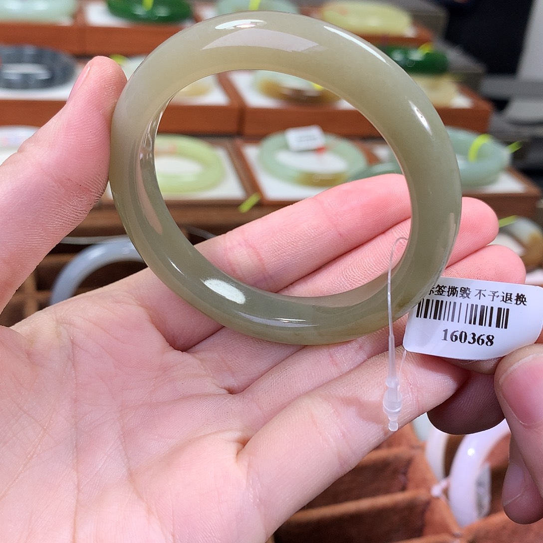 和田玉未镶嵌手镯51