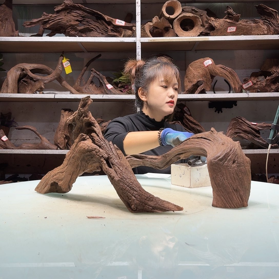 紫砂倍储沉木不包损，必黄水山**夫3693-2