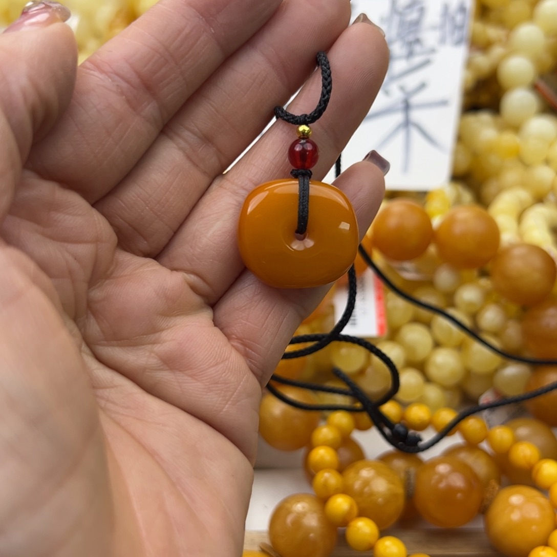 琥珀珠宝奇石未镶嵌