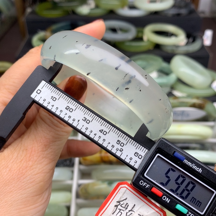 蛇纹石玉未镶嵌手镯579