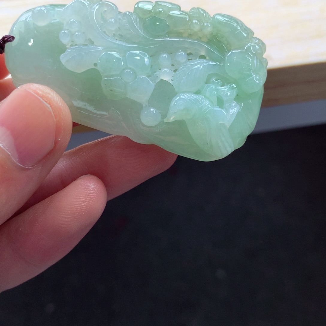 翡翠颈饰未镶嵌吊坠