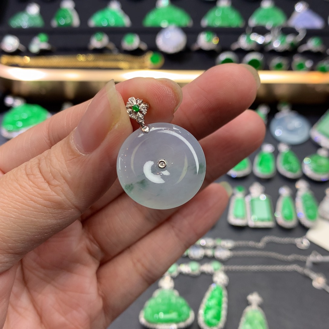 翡翠吊坠(不含链)18K金镶嵌