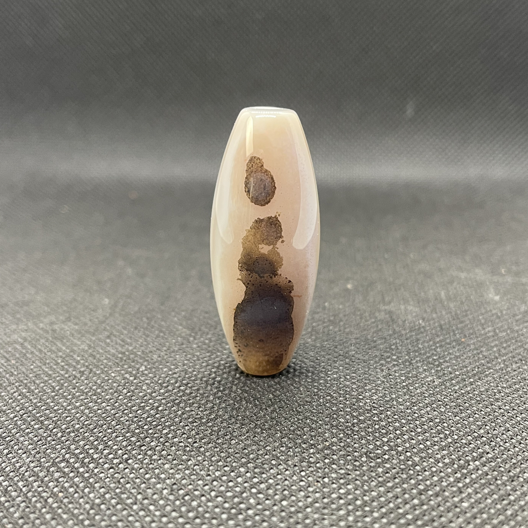 天然玛瑙日下佛象形石