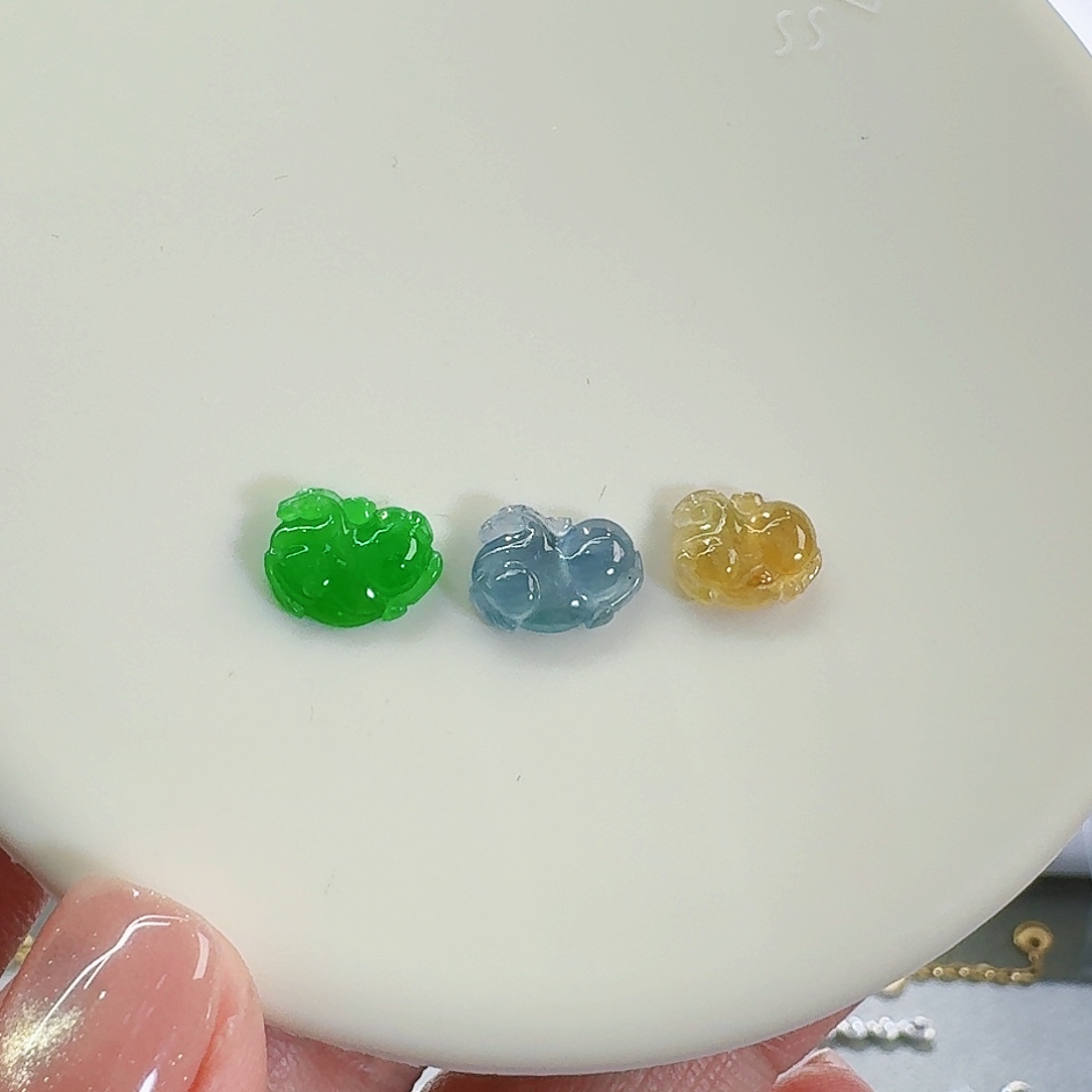 翡翠颈饰未镶嵌裸石