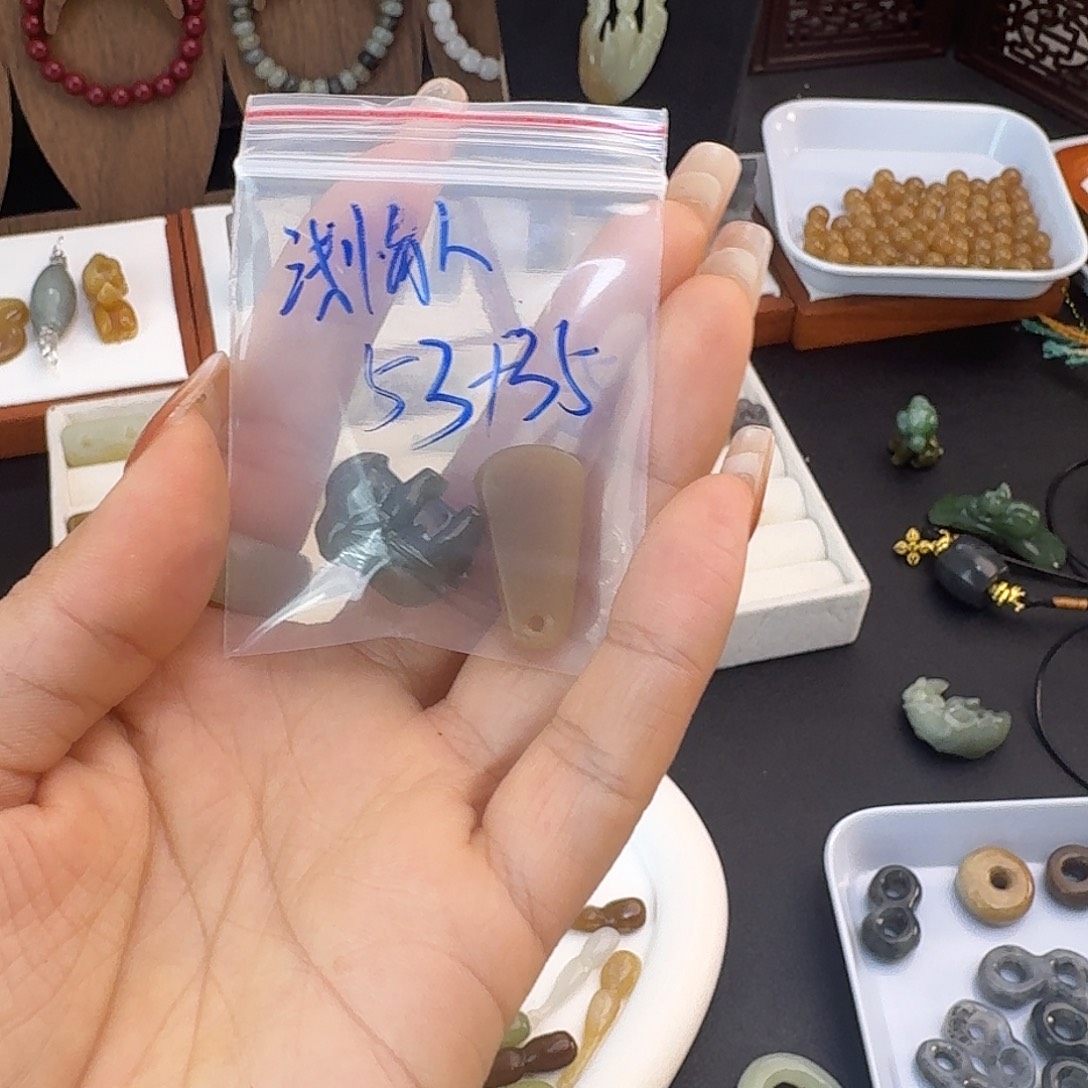 *****和田玉未镶嵌珠宝半成品