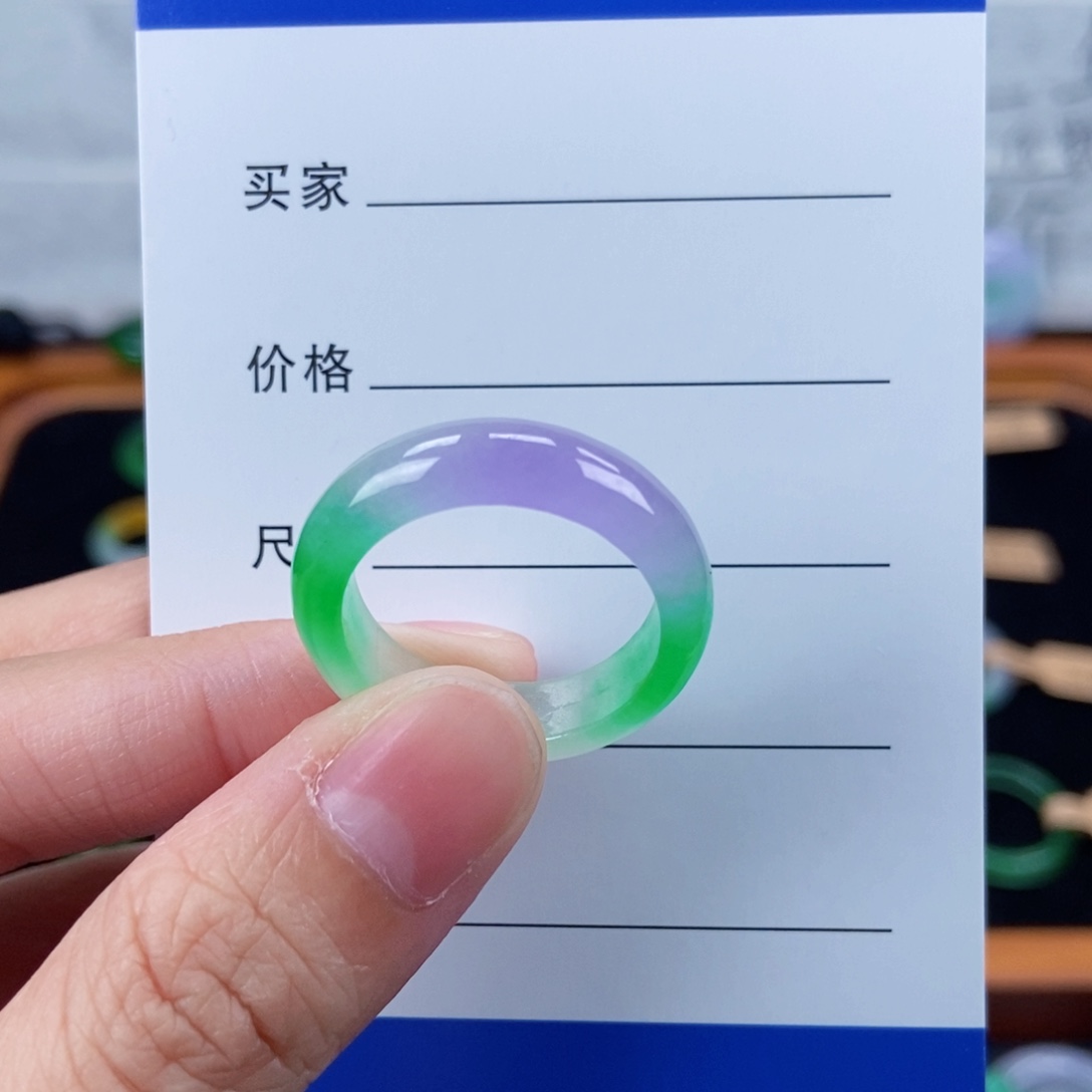 芹***21圈             