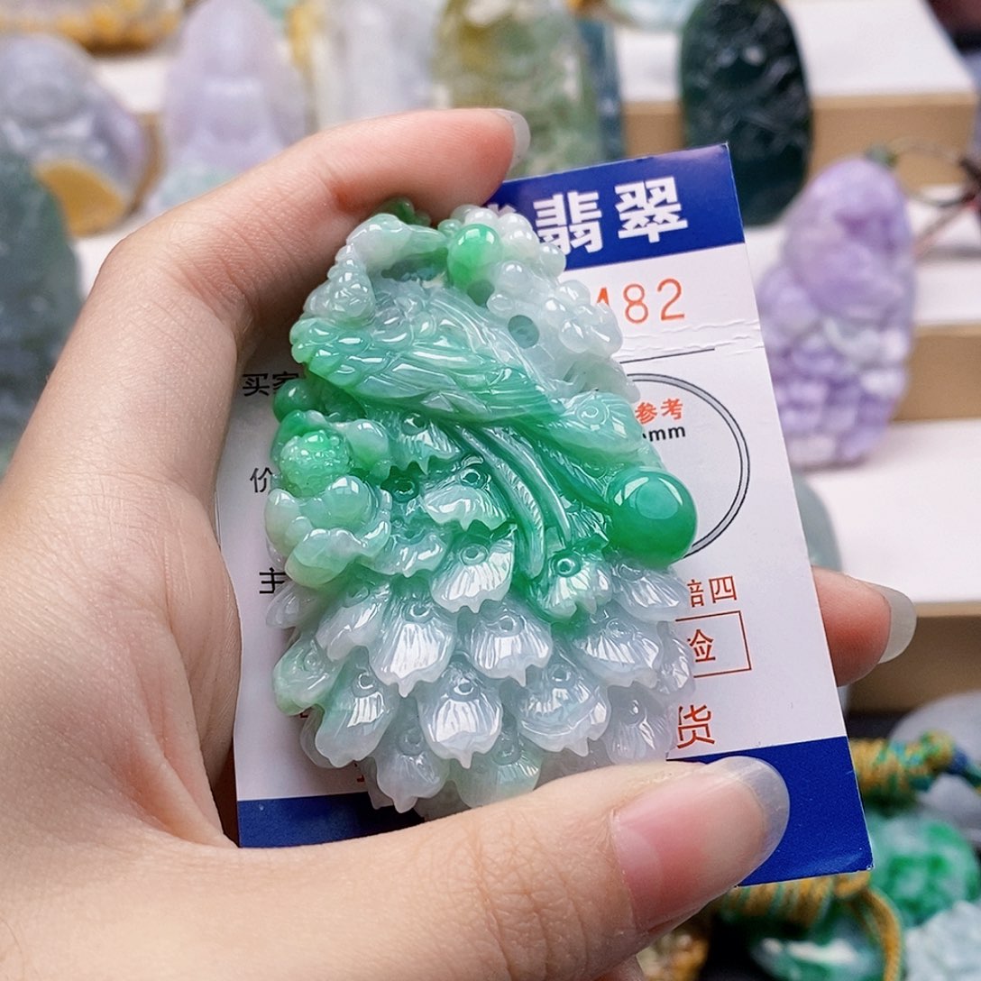 吊坠(不含链)未镶嵌翡翠独**格