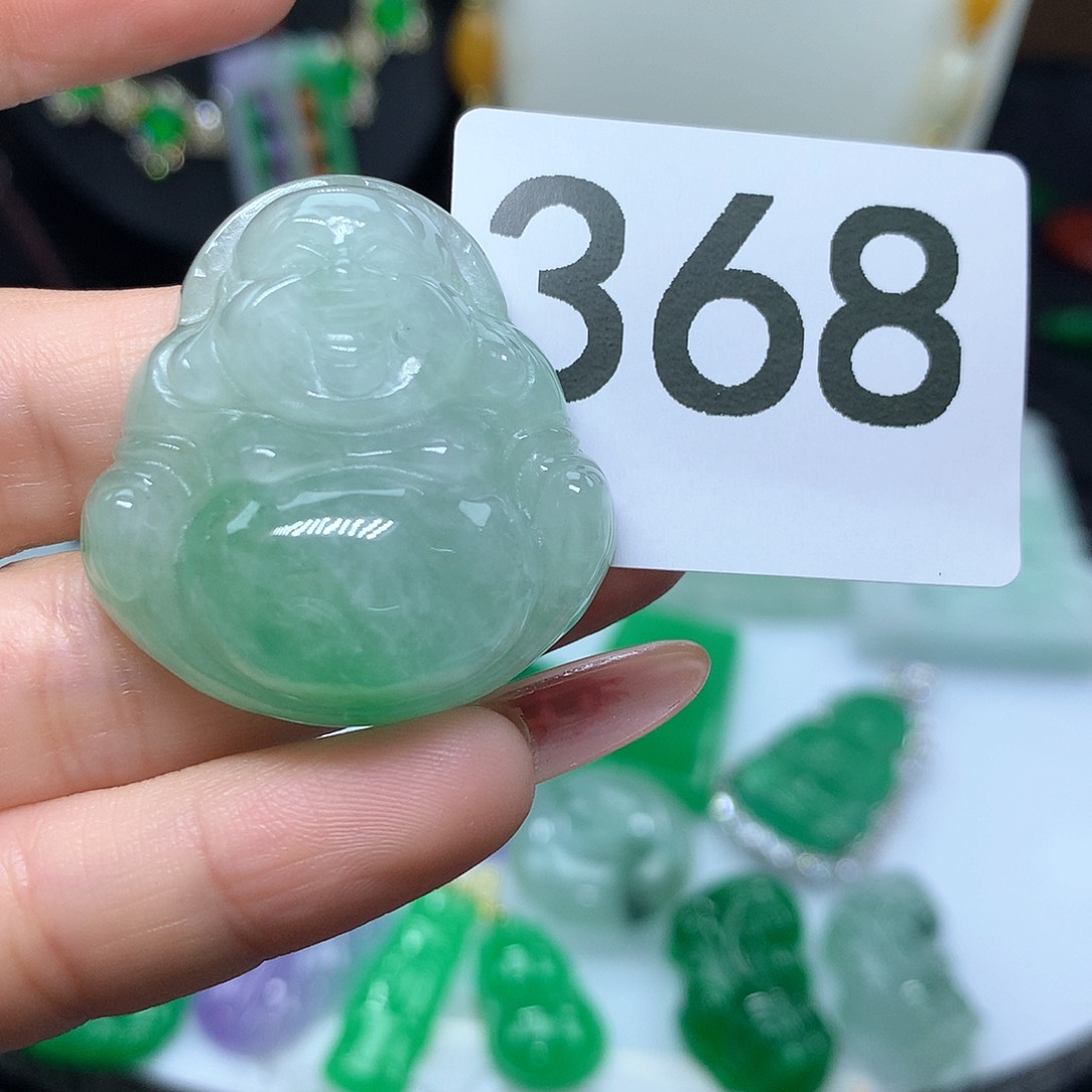 翡翠吊坠(赠链)未镶嵌