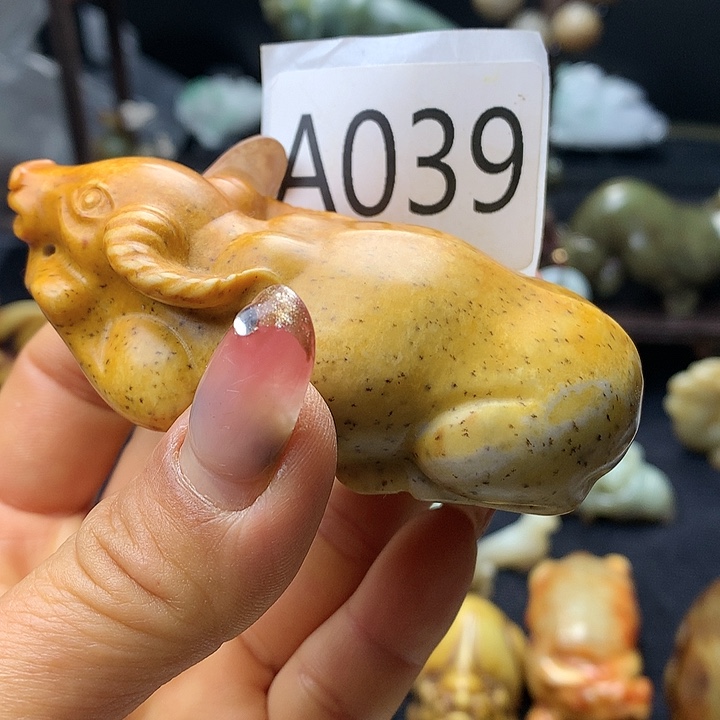 和田玉未镶嵌车挂