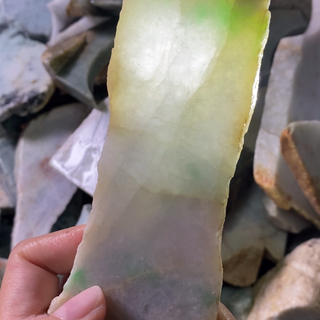 颈饰未镶嵌翡翠天然