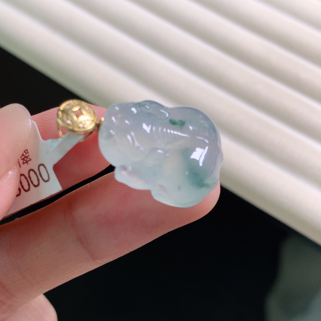 翡翠颈饰18K金镶嵌貔貅