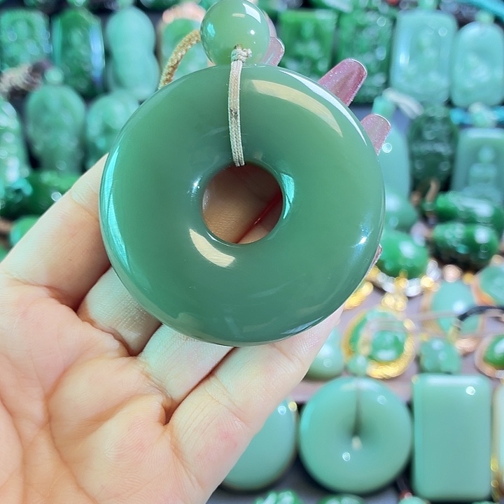 未镶嵌和田玉挂件