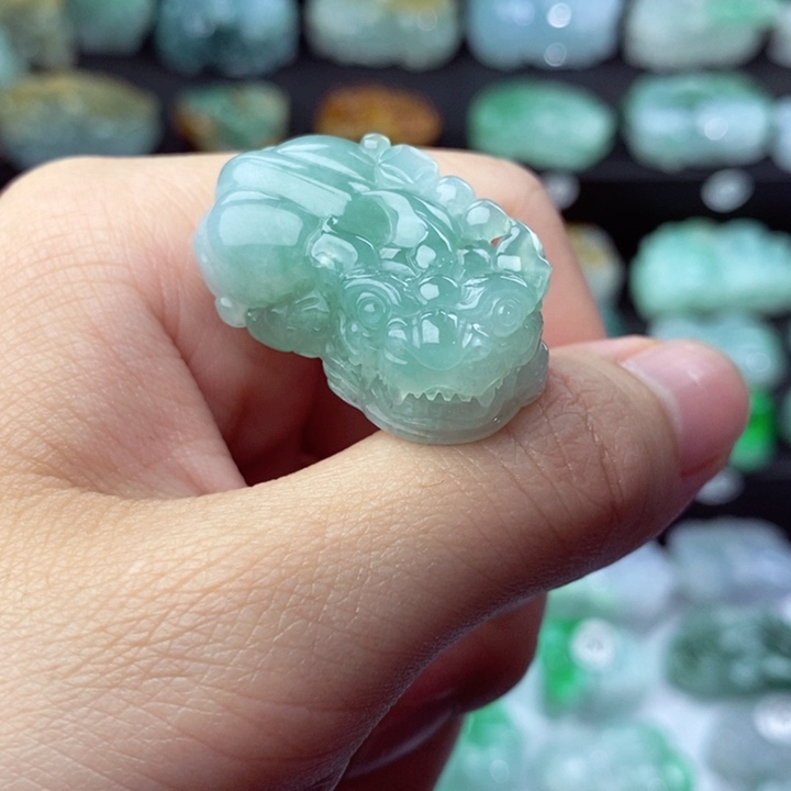 翡翠颈饰未镶嵌天然