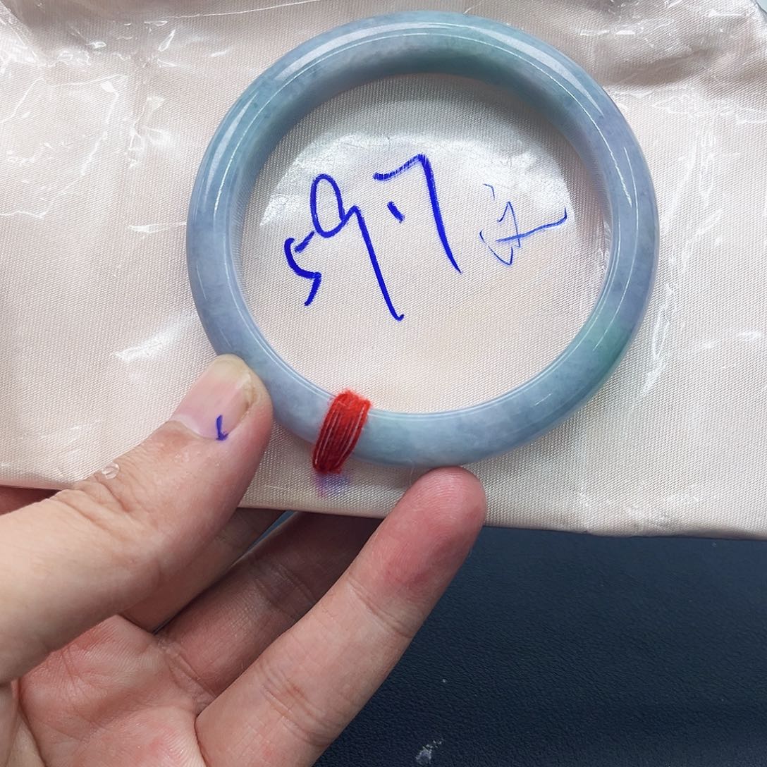 翡翠手镯未镶嵌青*天然缅甸